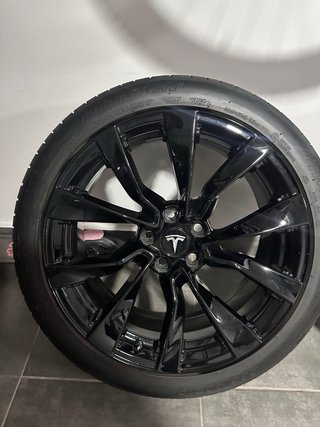 Llantas Tesla Nova Negras