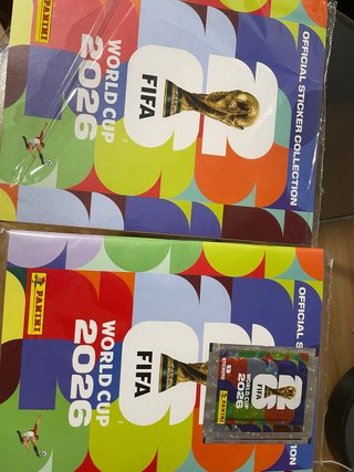 Lote 2 Álbumes Mundial 2026 + 2 Sobres Cromos
