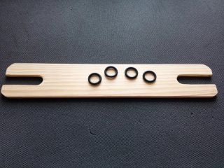 Madera para piés trona Ikea