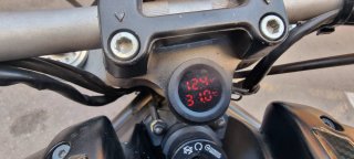 Ducati Monster Darmah Negra y Dorada A2