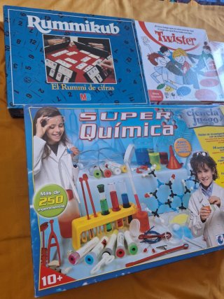 Lote Juegos de Mesa: Rummikub, Twister, Química