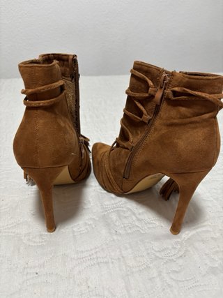 Botines Jessy Talla 39 Marrones