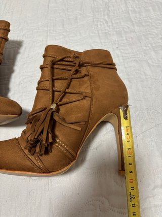Botines Jessy Talla 39 Marrones