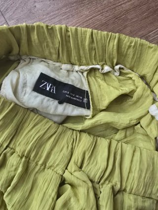 Pantalón Zara chica