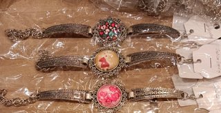LOTE 57 PULSERAS ORNAMENTADAS NUEVAS