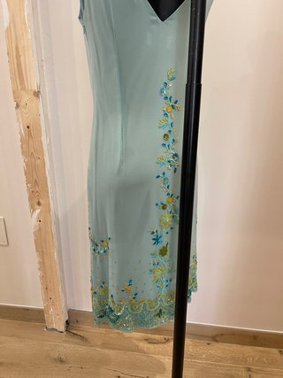 Vestido fiesta bordado oro y teal