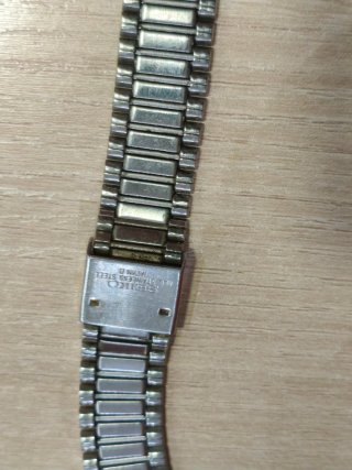 Reloj Seiko Quartz Plata y Blanco