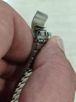 Reloj Seiko Quartz Plata y Blanco