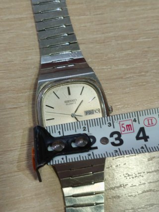 Reloj Seiko Quartz Plata y Blanco
