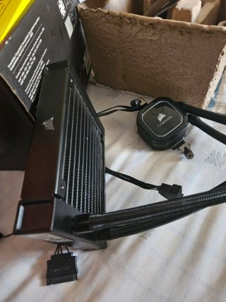 Corsair H60i RGB PRO XT Refrigerazione Liquida