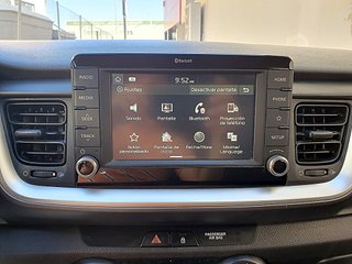 KIA Stonic 100cv, único prop, Carplay, 17"....