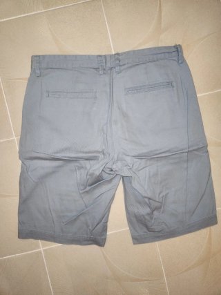 Pantalón corto azul claro talla 40