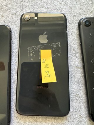 iPhone 8 64GB *2 y iPhone 7 32GB Negro