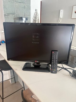 Monitor LG 22'' con mando
