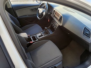 SEAT Leon 110cv, Carplay, 6 vel, sensor aparc, 16"