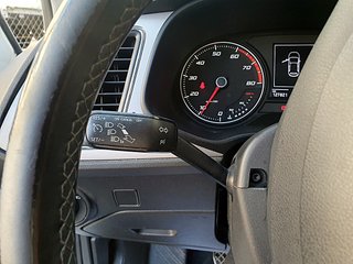 SEAT Leon 110cv, Carplay, 6 vel, sensor aparc, 16"