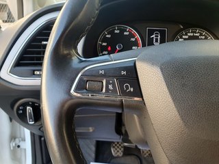 SEAT Leon 110cv, Carplay, 6 vel, sensor aparc, 16"