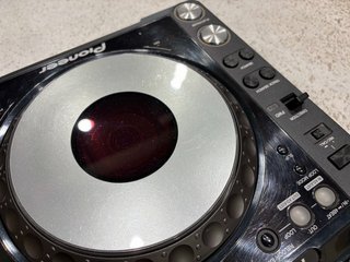 Pioneer CDJ-2000 nexus