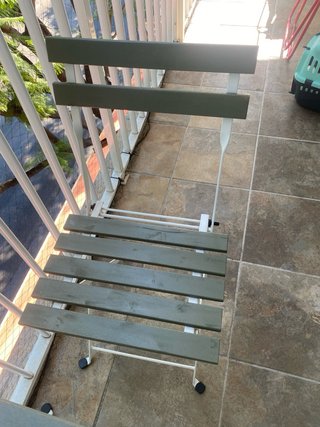 Mesa y sillas de exterior plegables