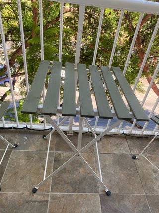 Mesa y sillas de exterior plegables