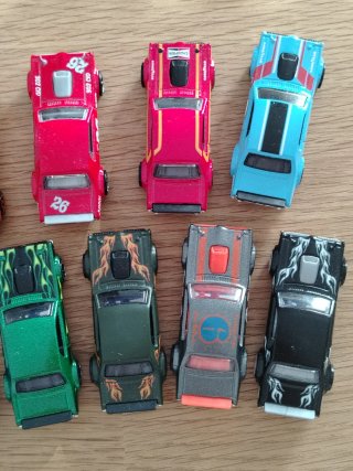 Lotto 11 Hot Wheels '68 Mercury Cougar.