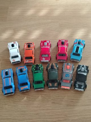 Lotto 11 Hot Wheels '68 Mercury Cougar.