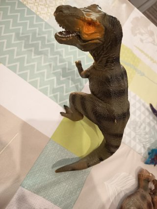** Lote de 9 dinosaurios de juguete