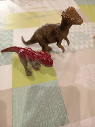 ** Lote de 9 dinosaurios de juguete