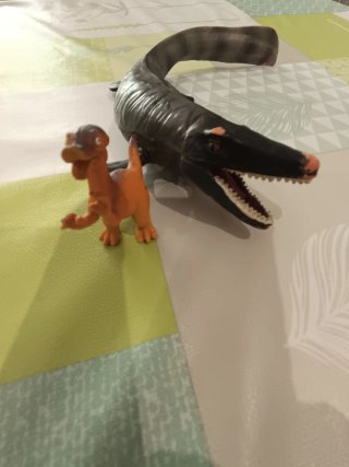** Lote de 9 dinosaurios de juguete