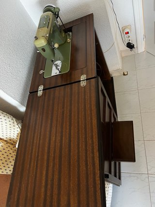Máquina de coser Sigma Eysa Elgoibar con mueble