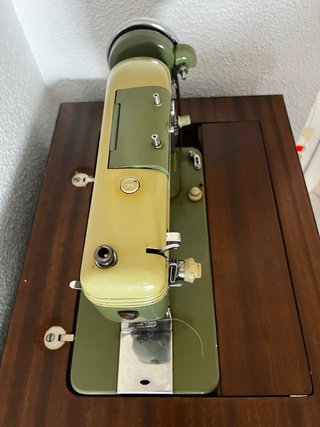 Máquina de coser Sigma Eysa Elgoibar con mueble