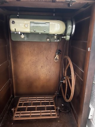 Máquina de coser Sigma Eysa Elgoibar con mueble