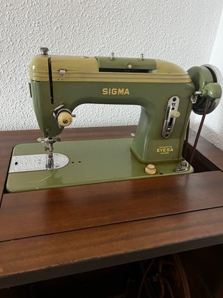 Máquina de coser Sigma Eysa Elgoibar con mueble