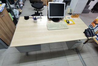 Escritorio Ikea 2 cajones