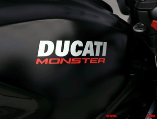 DUCATI MONSTER 821 DARK ¿A2?