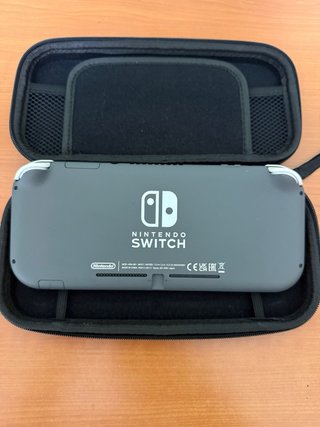 Nintendo Switch Lite Gris + Funda + MicroSD 128GB