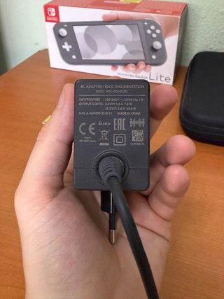 Nintendo Switch Lite Gris + Funda + MicroSD 128GB