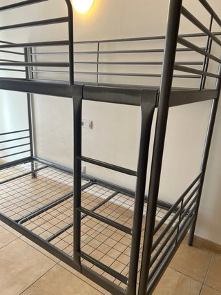 Litera metálica Ikea