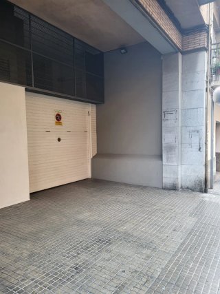 Alquilo parking coche C/Galileu. Esq.Pare Llaurado
