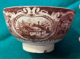 Antiguo tazón de desayuno porcelana opaca.