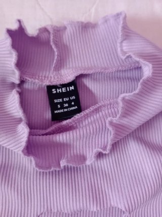 Top lila Shein manga larga. Hueco en forma corazon