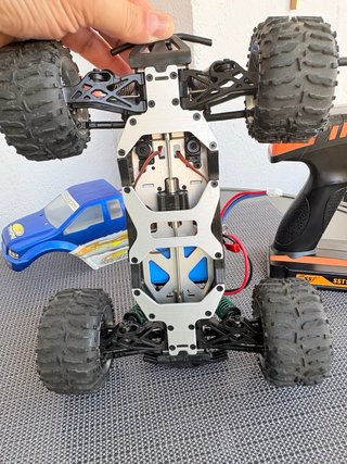 COCHE RC LST 1/18 DOBLE MOTOR