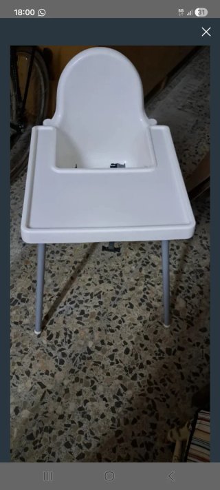 Trona blanca como nueva