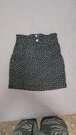 Falda corta de lunares