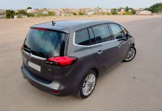 Opel Zafira Tourer 2013