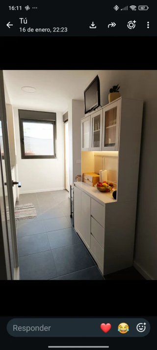 Alacena cocina blanca con luz y USB