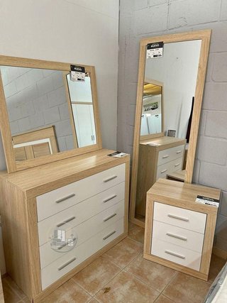 DORMITORIO: Cabecero con Dos Mesas