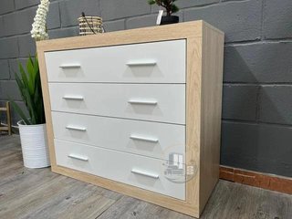 DORMITORIO: Cabecero con Dos Mesas