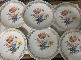 Vajilla Royal China Vigo Flores Doradas