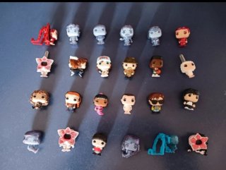 Figuras Kinder Joy Stranger Things. Completa.